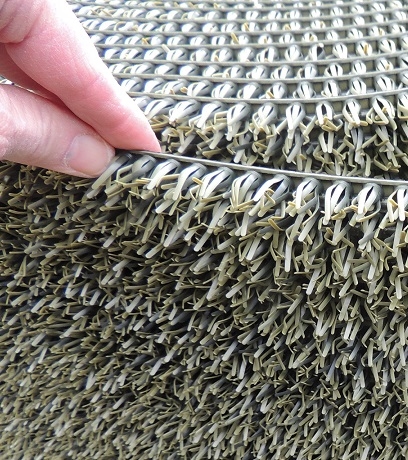 GREEN LONG LEAF ASTRO TURF, BRAND ARTIFICAL TURF. 3FT X 50FT ROLLS