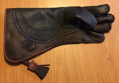 Norwegian Eagle Gauntlet 17" long Left Hand