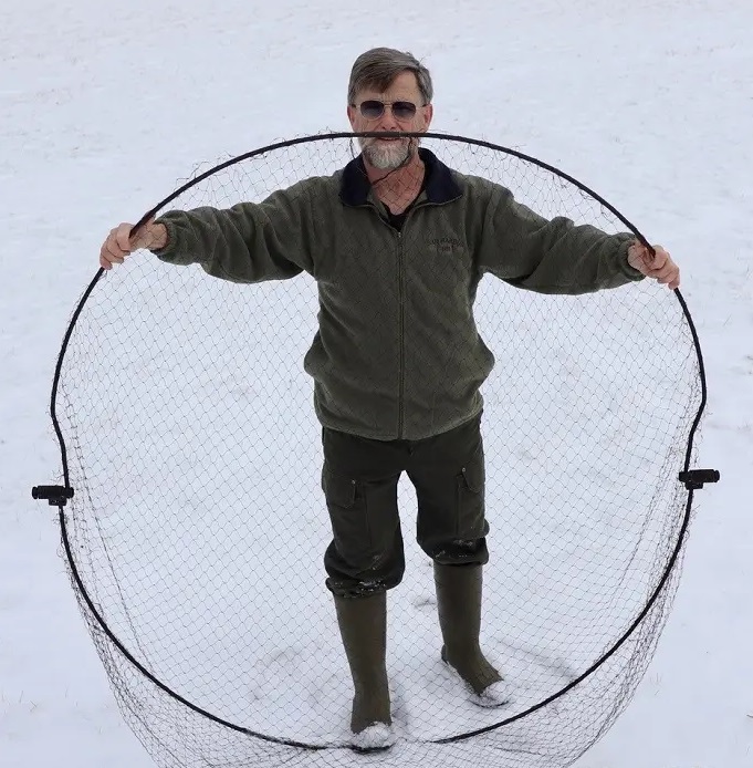 Bownet custom 5 foot Diameter manual or remote fast and easy to use. Catches even the smaller birds with 1 inch brown color mesh netting