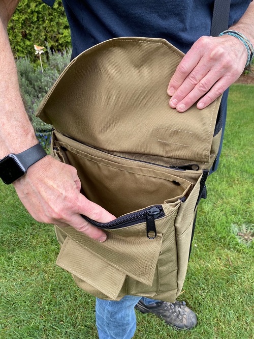 Game Hawkers Euro bag with pouch liner and leg or waist strap to hold bag in place - Image 2