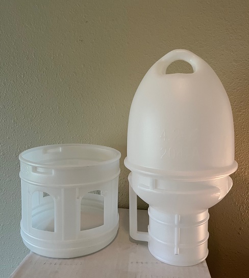 BULLET DRINKER W/ RING PLASTIC (Crown) 1 US gal or 4.2 liter size - Image 2